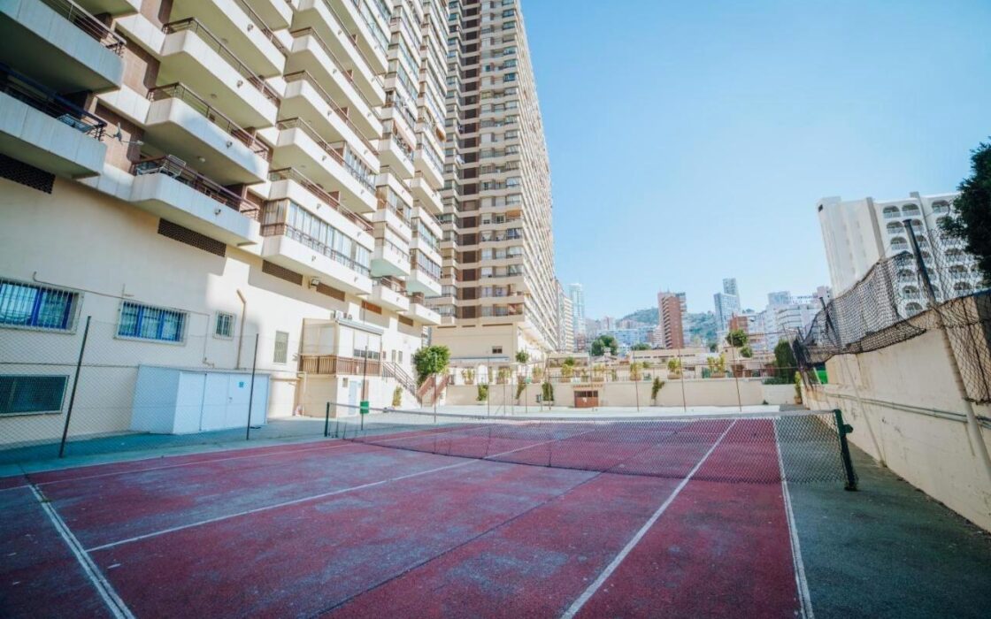 Квартира с террасой в Бенидорме 42 кв.м рядом с пляжем