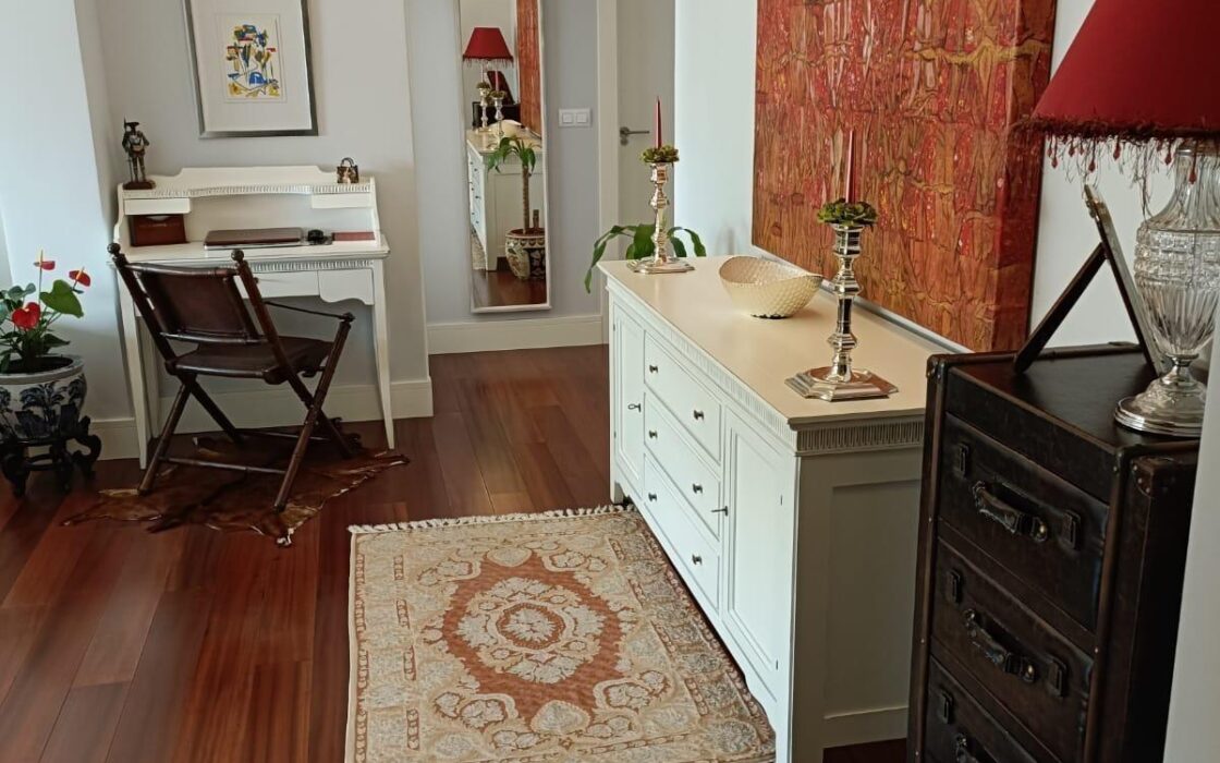 Квартира 85 кв.м в центре Аликанте, 200 м до пляжа