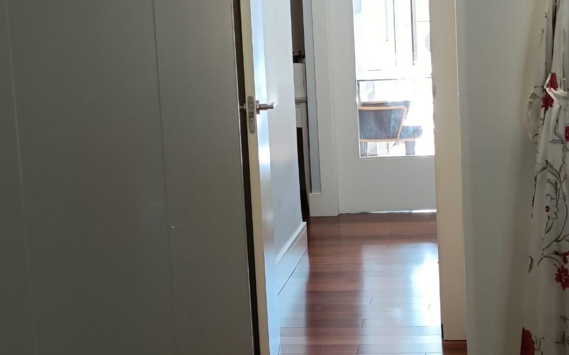 Квартира 85 кв.м в центре Аликанте, 200 м до пляжа