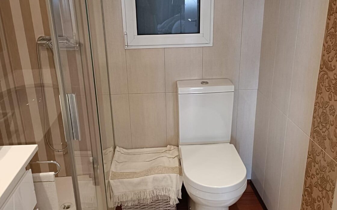 Квартира 85 кв.м в центре Аликанте, 200 м до пляжа