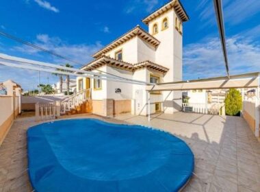 Вилла с видом на море в Ориуэла Коста 123 кв.м.