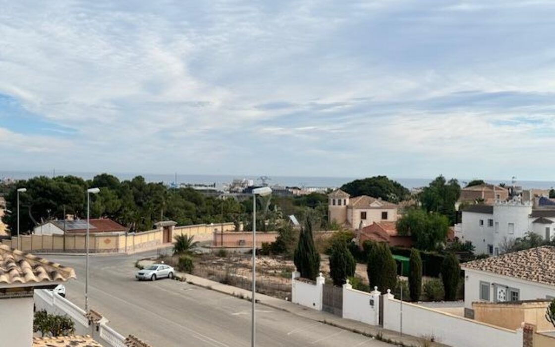 Вилла с видом на море в Ориуэла Коста 123 кв.м.