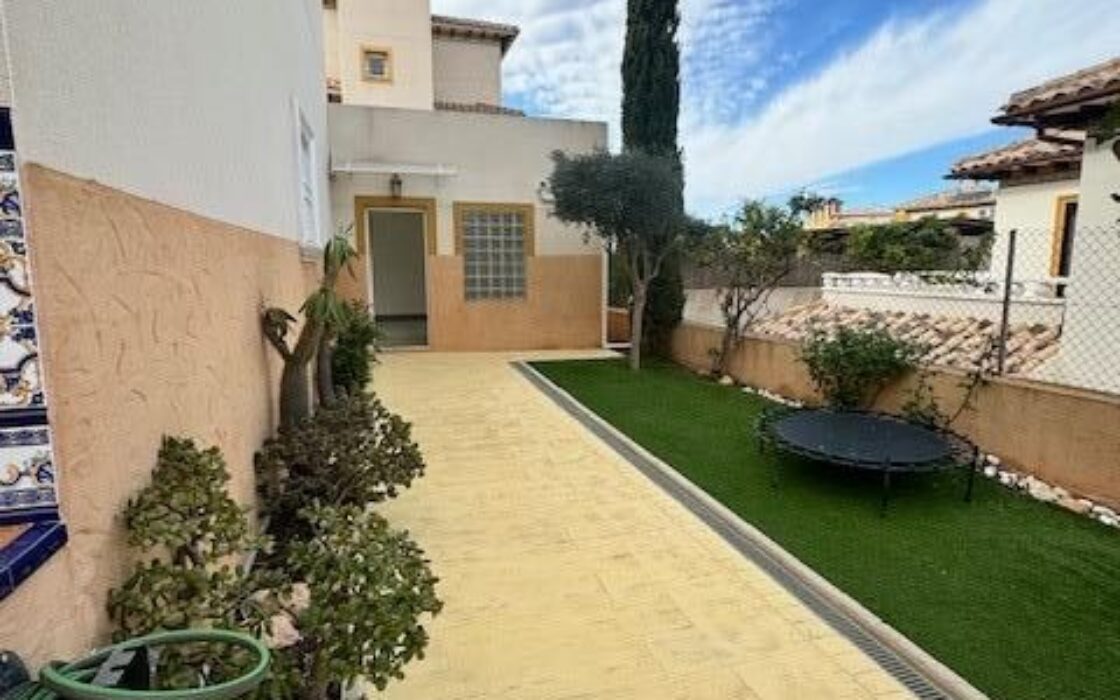 Вилла с видом на море в Ориуэла Коста 123 кв.м.