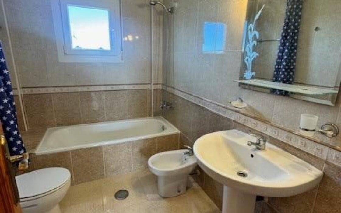 Вилла с видом на море в Ориуэла Коста 123 кв.м.