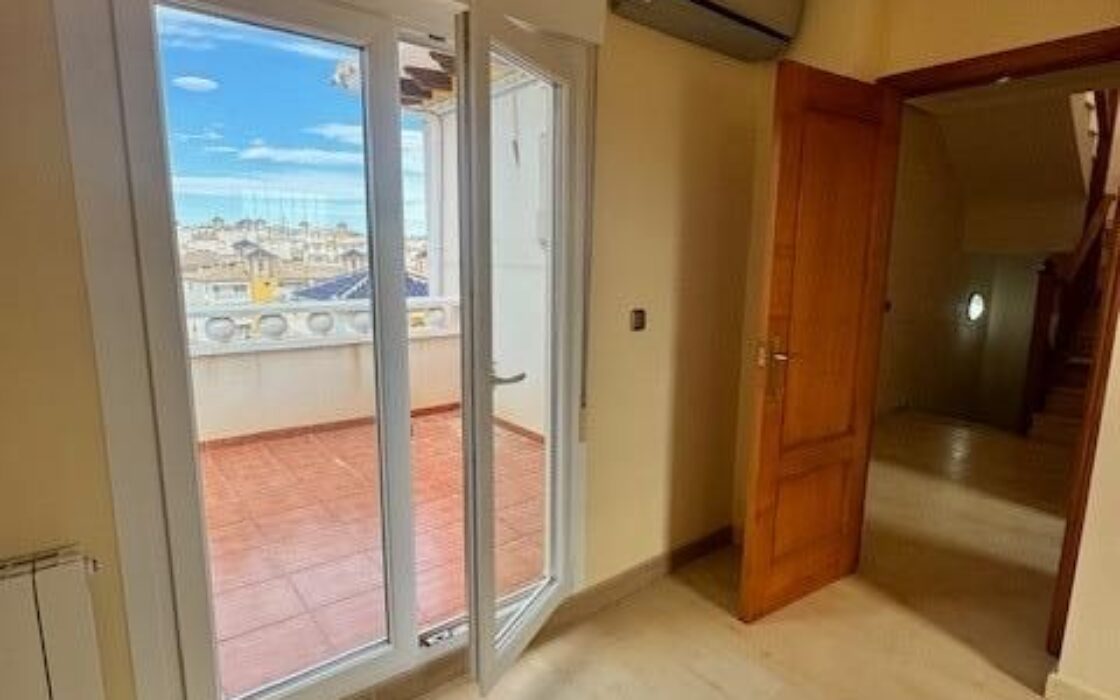 Вилла с видом на море в Ориуэла Коста 123 кв.м.