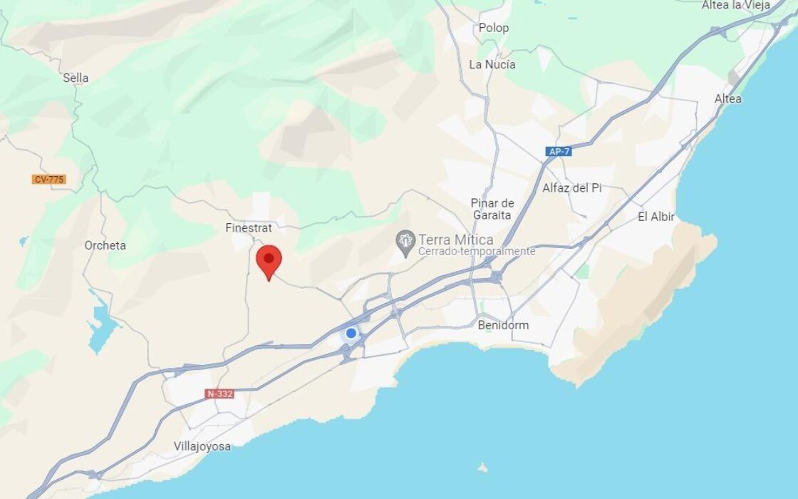 Отдельная вилла с бассейном в Финестрате 141 кв.м у гольфа