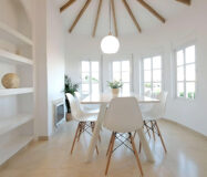 Розкішна вілла в Естепоні з терасою 272 кв.м.