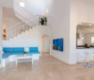 Розкішна вілла в Естепоні з терасою 272 кв.м.