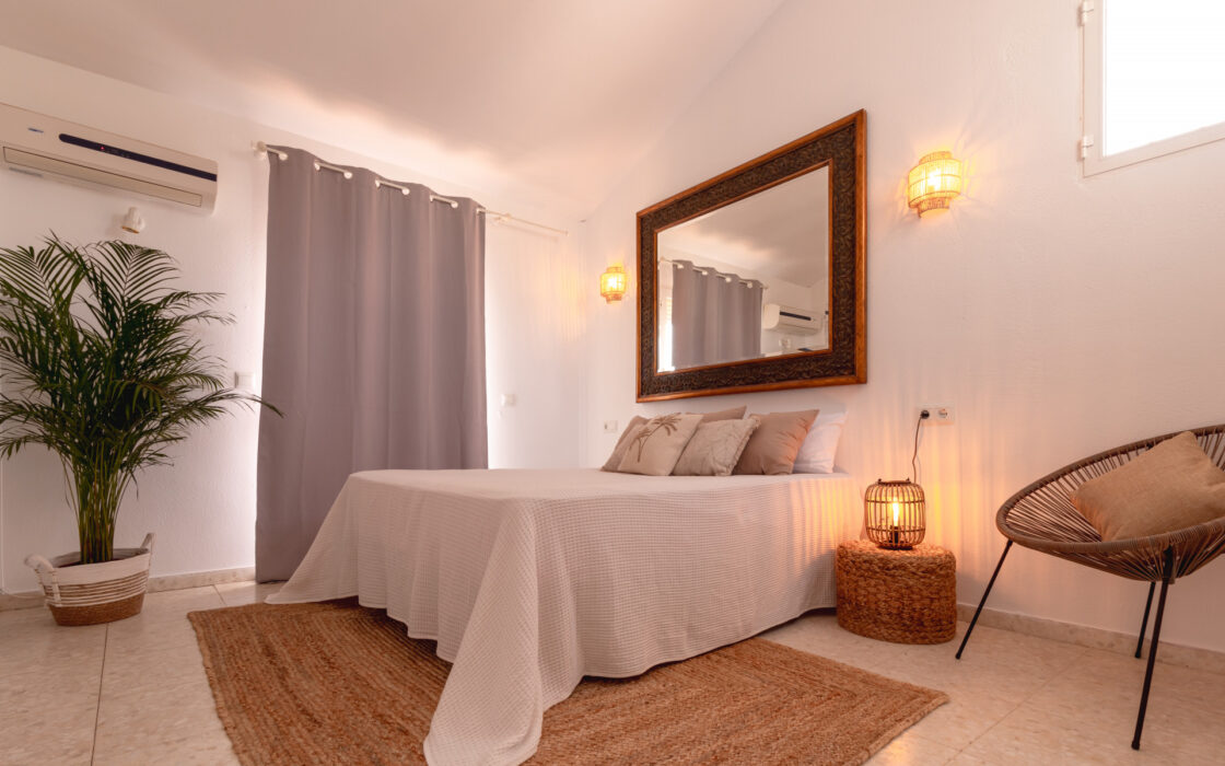 Розкішна вілла в Естепоні з терасою 272 кв.м.