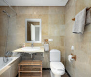 Елегантні апартаменти з терасою біля моря в Ла-Алькаидесі