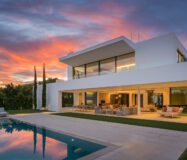 Вилла на Золотой Миле в Марбелье с террасой 1200 кв.м