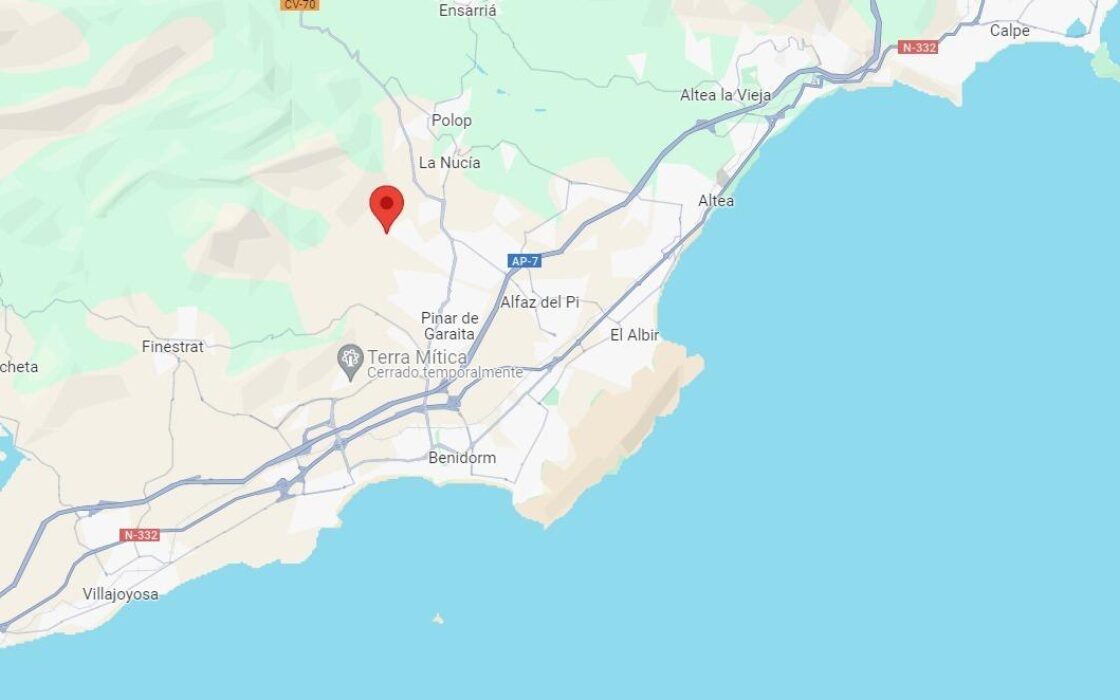 Вілла з басейном в Полоп де ла Марина 107 кв.м біля моря