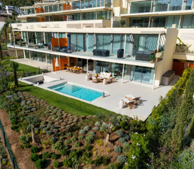 Нова квартира біля моря з 3 спальнями в Reserva del Higuerón 130 кв.м