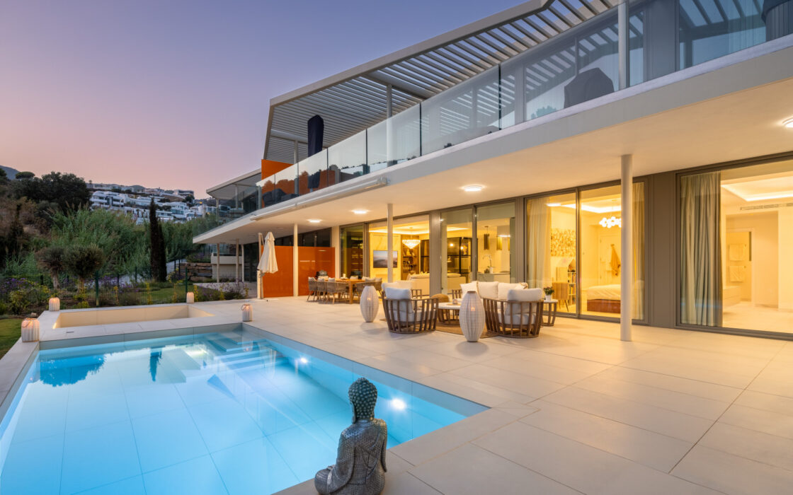 Новая квартира у моря с 3 спальнями в Reserva del Higuerón 130 кв.м