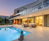 Новая квартира у моря с 3 спальнями в Reserva del Higuerón 130 кв.м