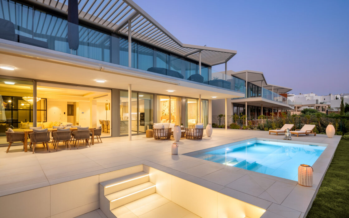 Новая квартира у моря с 3 спальнями в Reserva del Higuerón 130 кв.м