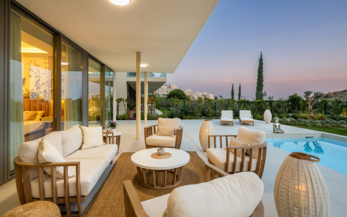 Новая квартира у моря с 3 спальнями в Reserva del Higuerón 130 кв.м