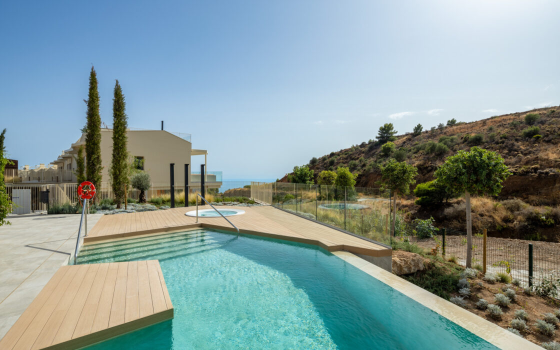 Новая квартира у моря с 3 спальнями в Reserva del Higuerón 130 кв.м