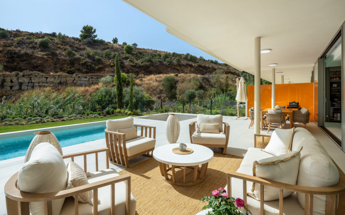 Новая квартира у моря с 3 спальнями в Reserva del Higuerón 130 кв.м