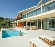 Новая квартира у моря с 3 спальнями в Reserva del Higuerón 130 кв.м