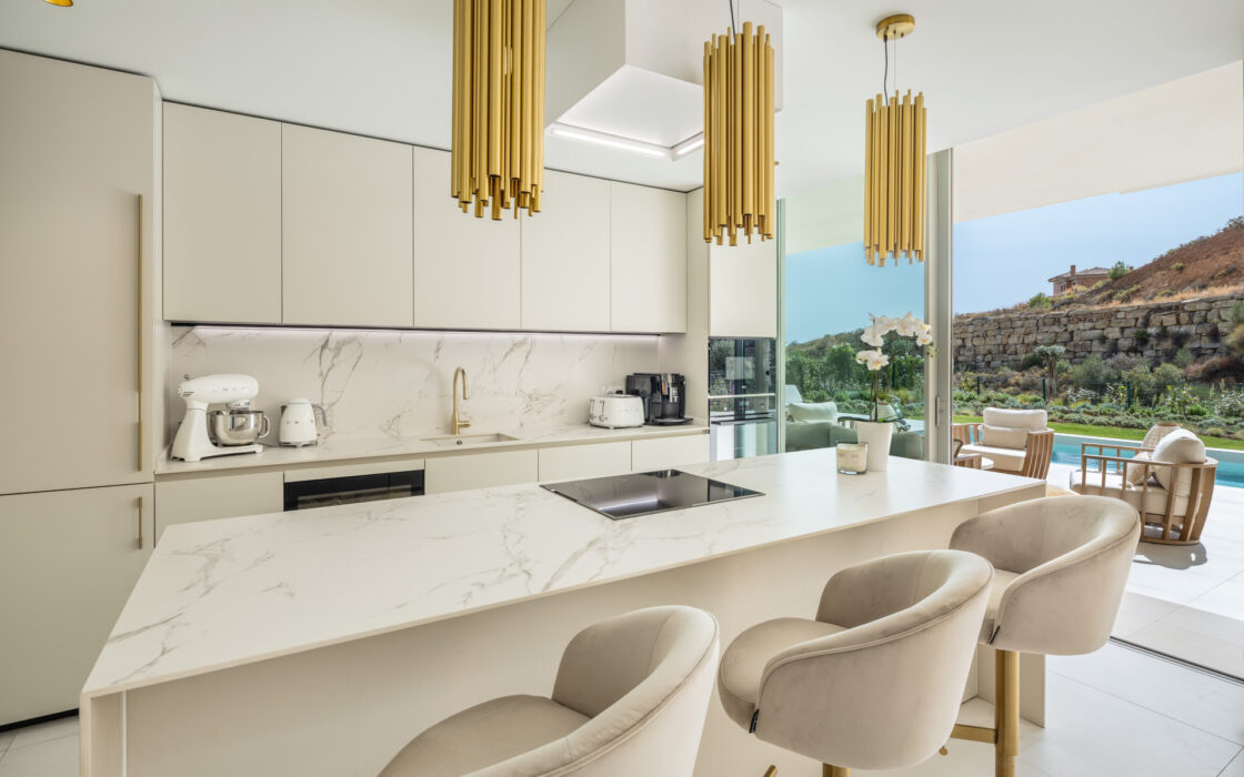 Новая квартира у моря с 3 спальнями в Reserva del Higuerón 130 кв.м