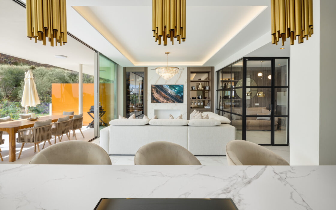 Новая квартира у моря с 3 спальнями в Reserva del Higuerón 130 кв.м