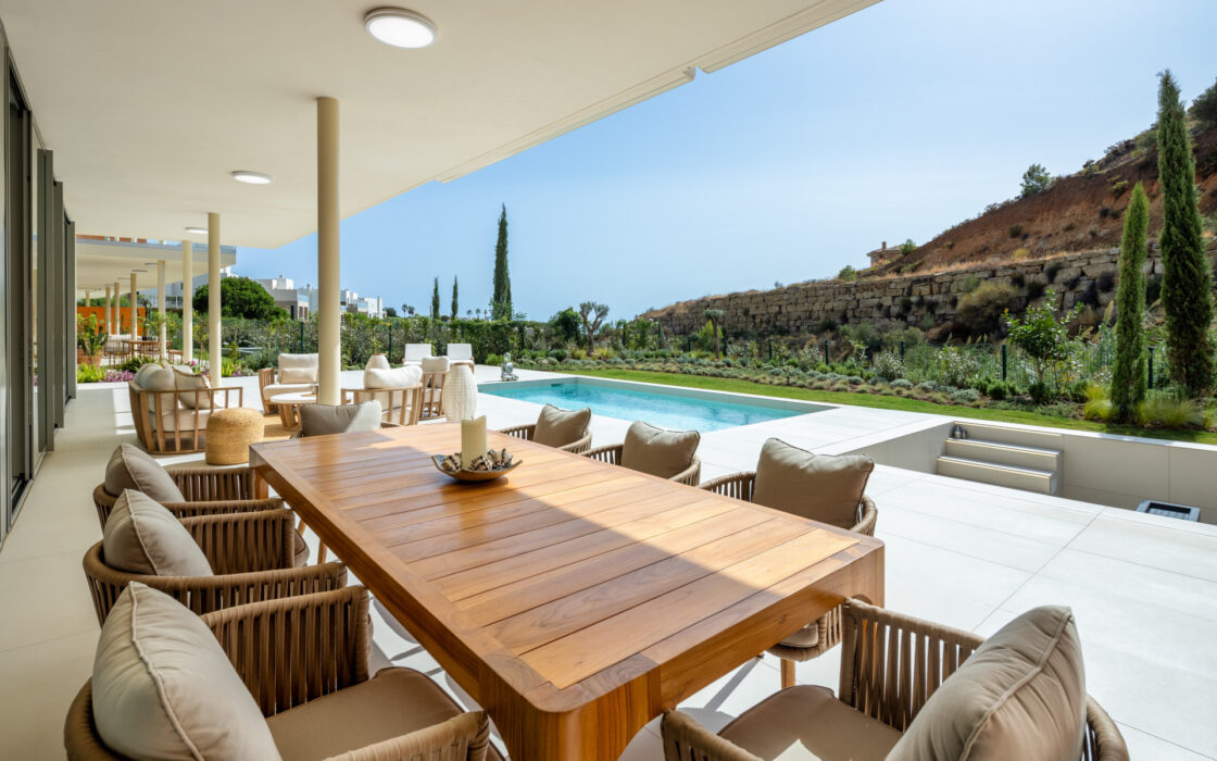 Новая квартира у моря с 3 спальнями в Reserva del Higuerón 130 кв.м