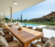 Новая квартира у моря с 3 спальнями в Reserva del Higuerón 130 кв.м