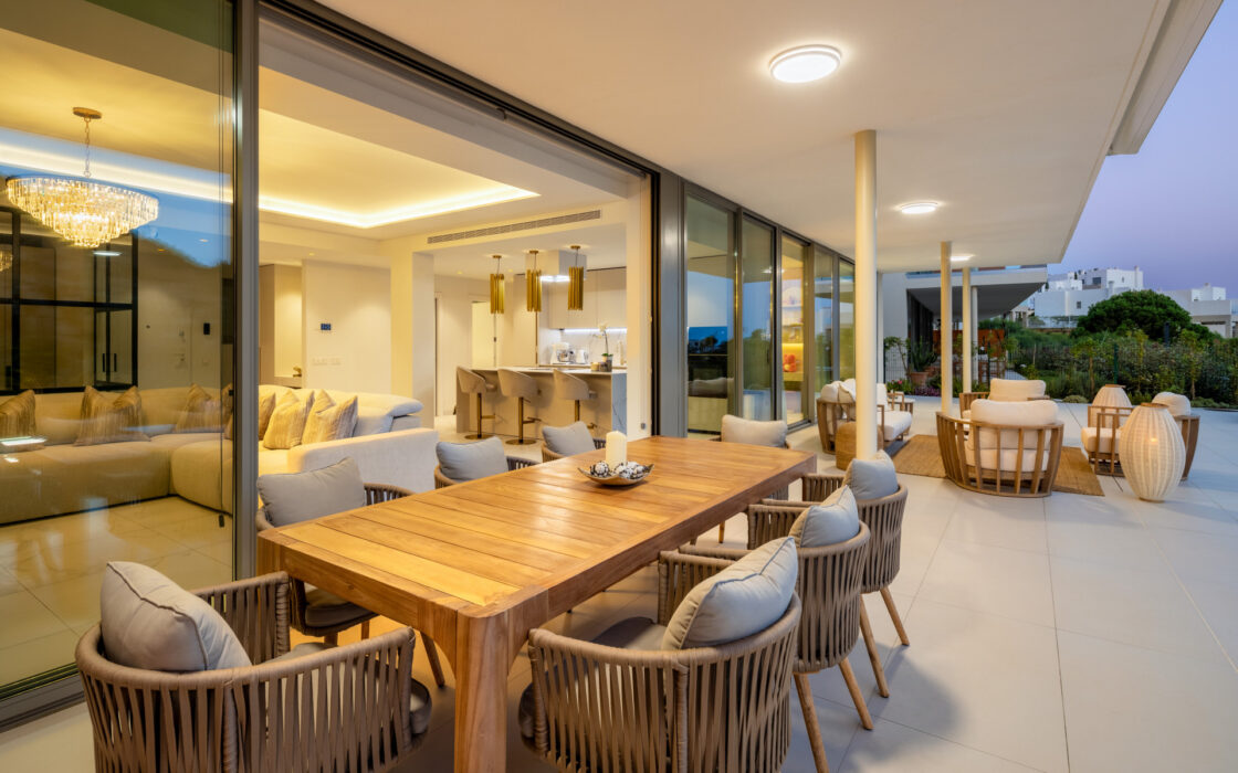 Новая квартира у моря с 3 спальнями в Reserva del Higuerón 130 кв.м