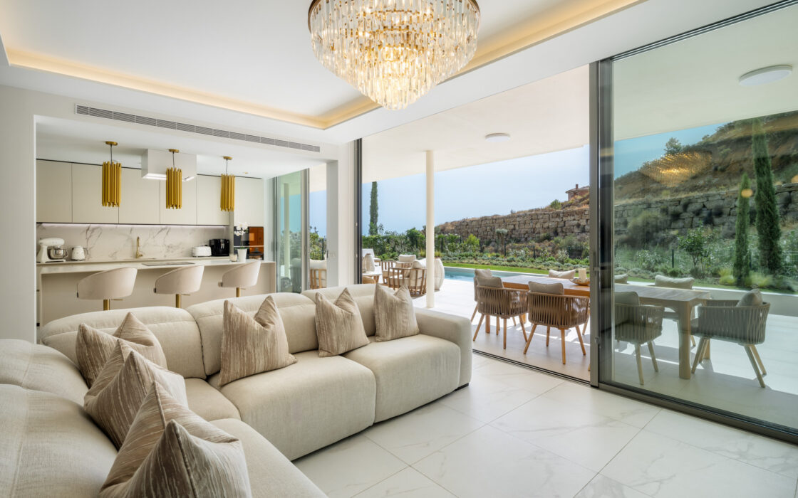 Новая квартира у моря с 3 спальнями в Reserva del Higuerón 130 кв.м