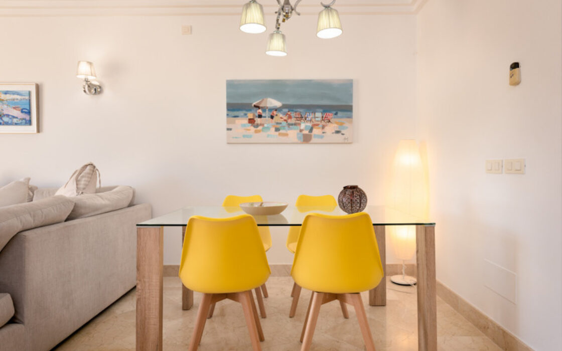 Стильна квартира з терасою в Касарес-Плайя 102 кв.м.