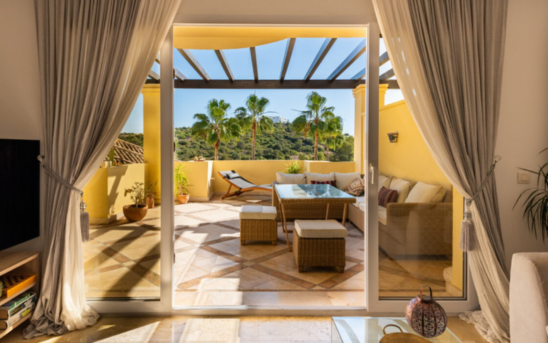 Стильна квартира з терасою в Касарес-Плайя 102 кв.м.