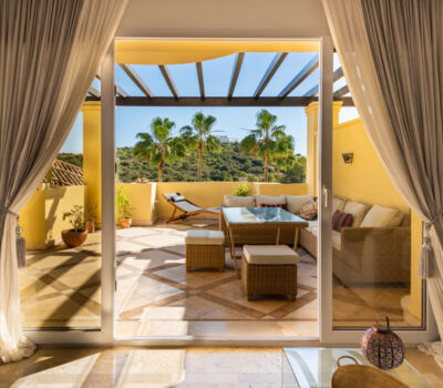 Стильна квартира з терасою в Касарес-Плайя 102 кв.м.