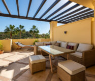 Стильна квартира з терасою в Касарес-Плайя 102 кв.м.