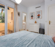 Стильна квартира з терасою в Касарес-Плайя 102 кв.м.