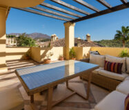 Стильна квартира з терасою в Касарес-Плайя 102 кв.м.