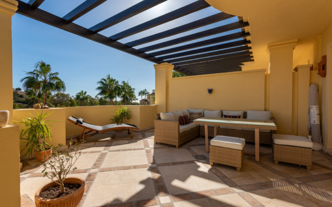 Стильна квартира з терасою в Касарес-Плайя 102 кв.м.