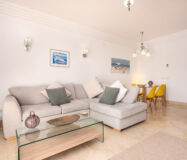 Стильна квартира з терасою в Касарес-Плайя 102 кв.м.