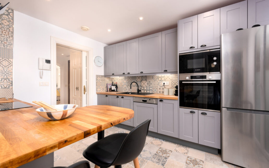 Стильна квартира з терасою в Касарес-Плайя 102 кв.м.