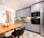 Стильна квартира з терасою в Касарес-Плайя 102 кв.м.