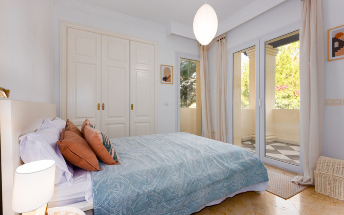 Стильна квартира з терасою в Касарес-Плайя 102 кв.м.