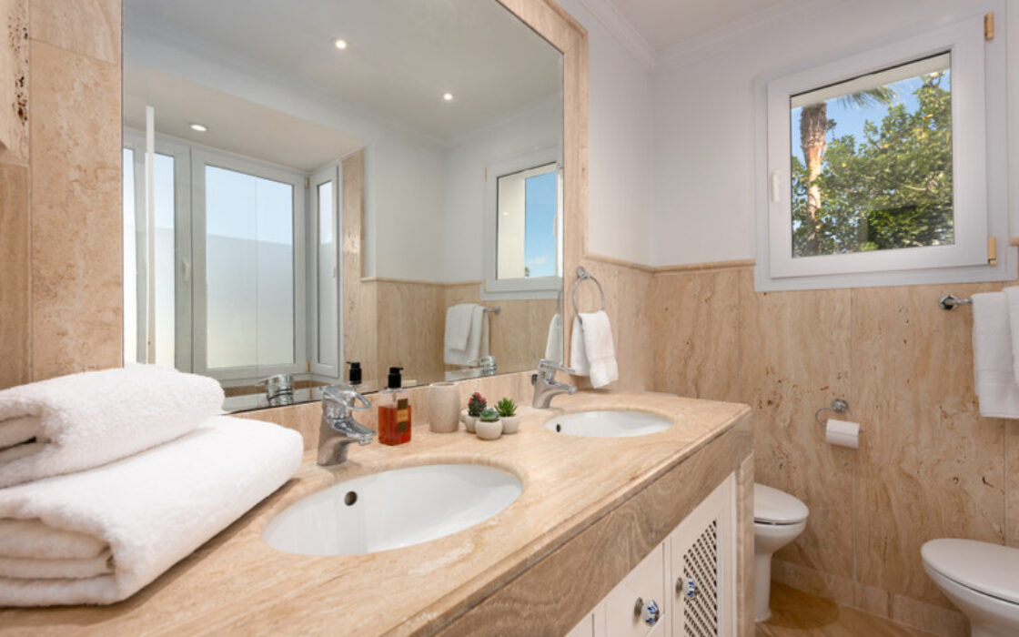 Стильна квартира з терасою в Касарес-Плайя 102 кв.м.