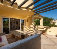 Стильна квартира з терасою в Касарес-Плайя 102 кв.м.