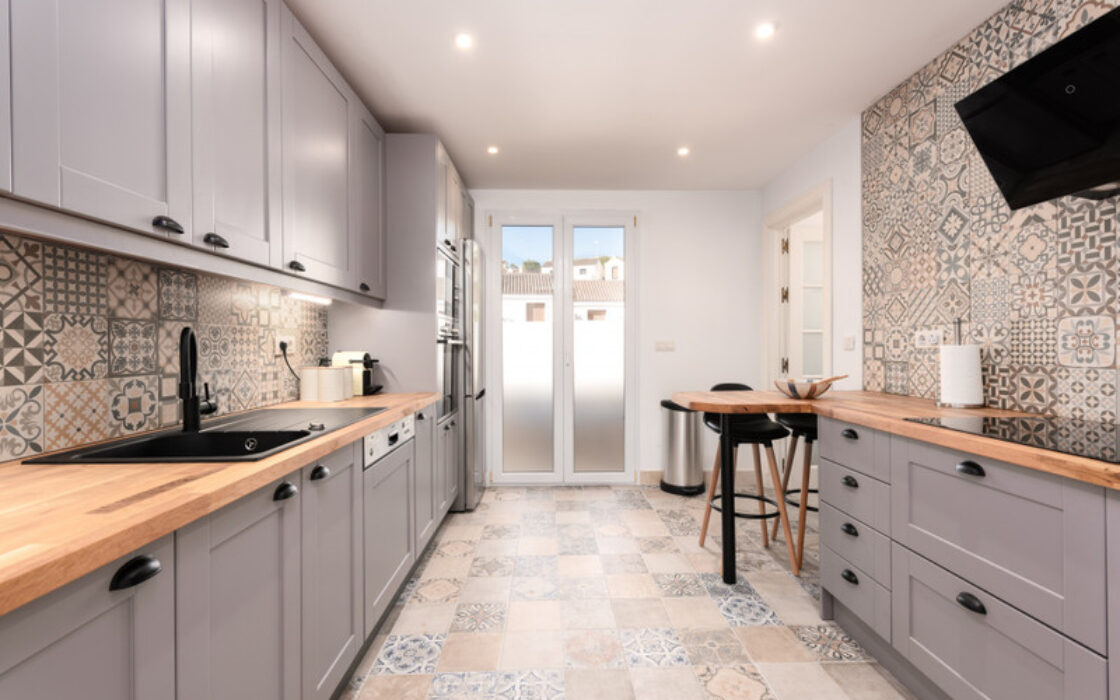 Стильна квартира з терасою в Касарес-Плайя 102 кв.м.