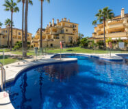 Стильна квартира з терасою в Касарес-Плайя 102 кв.м.