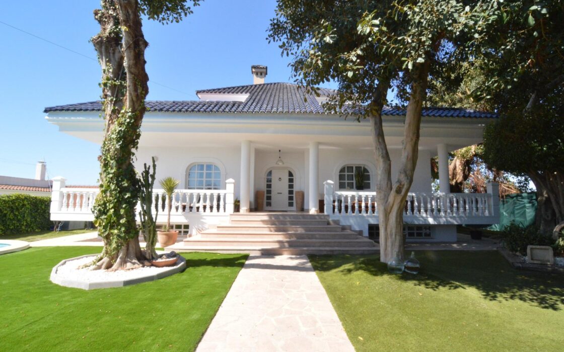 Роскошная вилла в Торревьехе 394 кв.м с бассейном