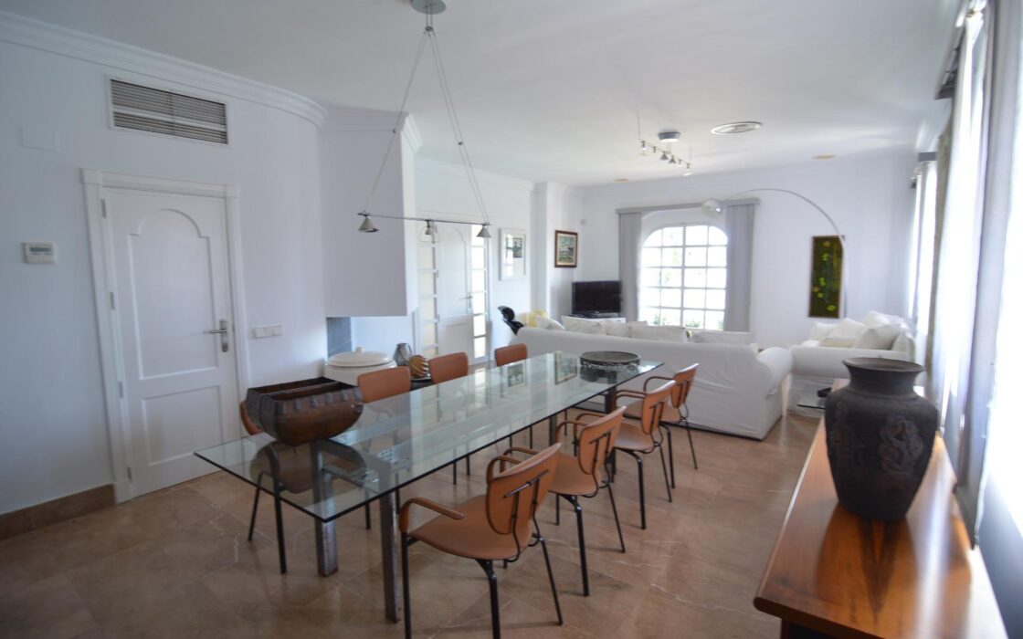 Роскошная вилла в Торревьехе 394 кв.м с бассейном