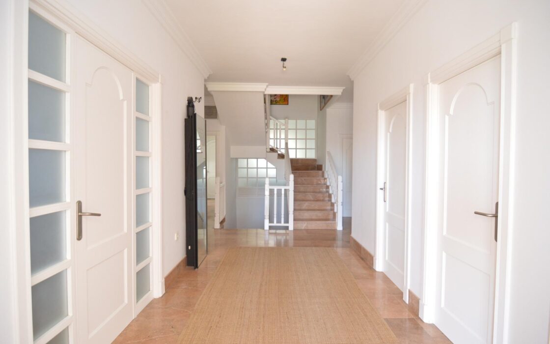 Роскошная вилла в Торревьехе 394 кв.м с бассейном