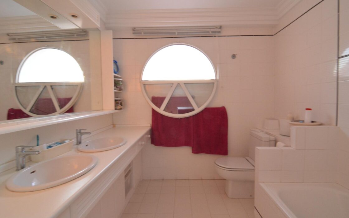 Роскошная вилла в Торревьехе 394 кв.м с бассейном