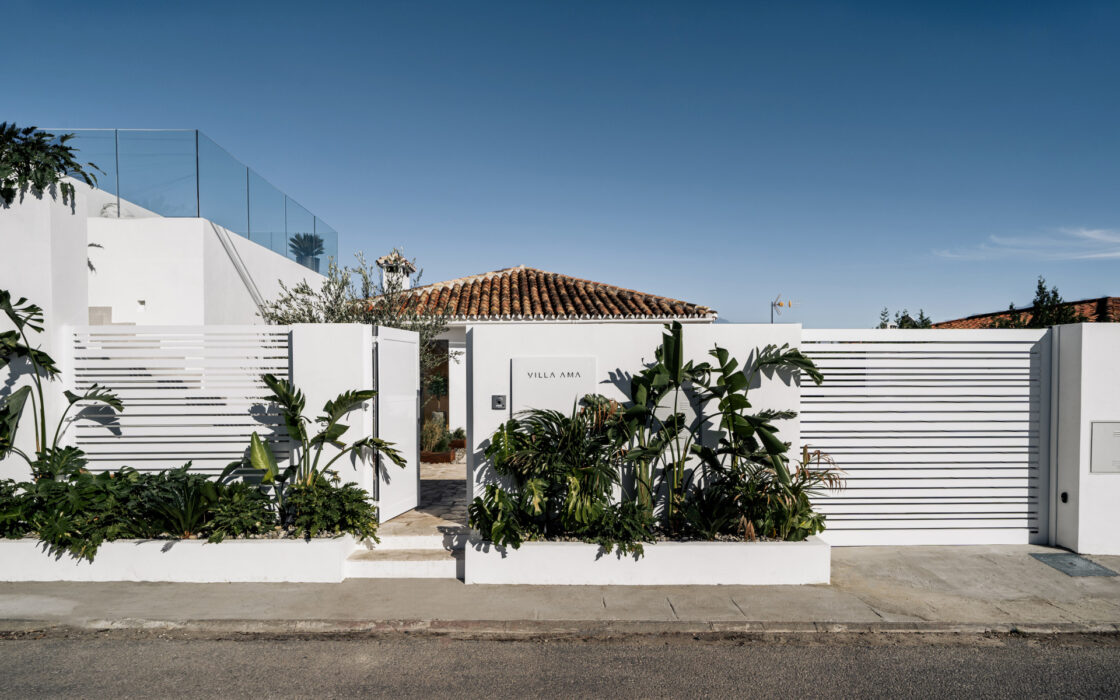 Вілла з терасою та басейном в районі Малаги, 260 кв.м